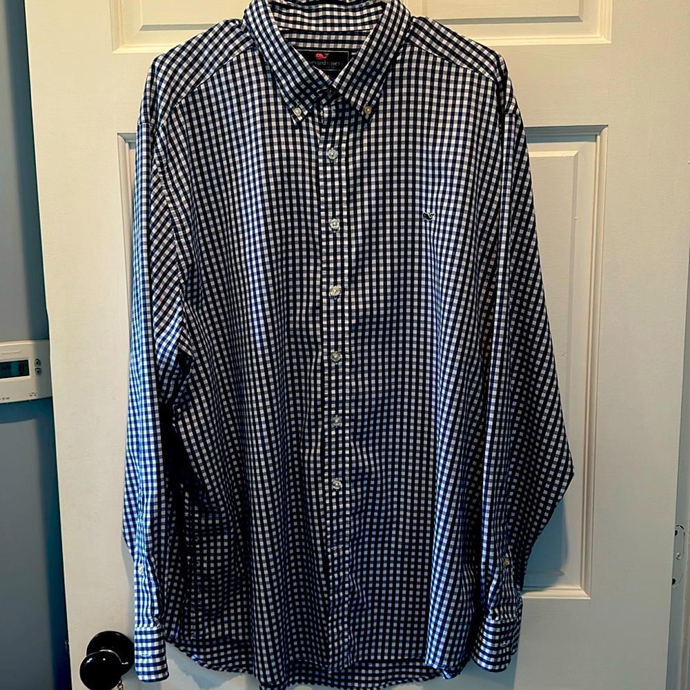 Men’s Vineyard Vines navy/white gingham. Super lightweight.